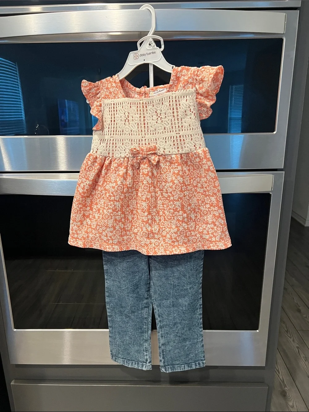 5/$35 NWOT Daisy Fuentes 24 month baby girl 2 piece set